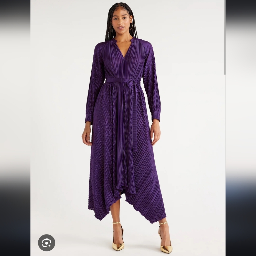 NWT Scoop Pleated Handkerchief Hem Dress with Long Sleeves